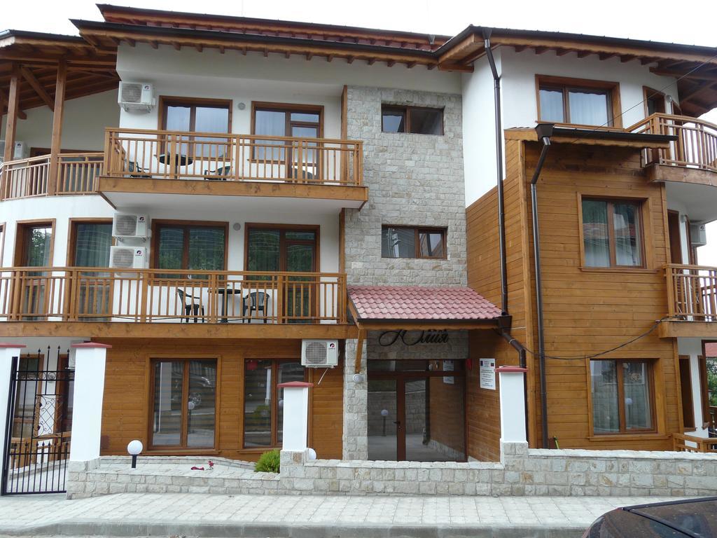 Yuliya Guest House サパレヴァ・バニャ エクステリア 写真