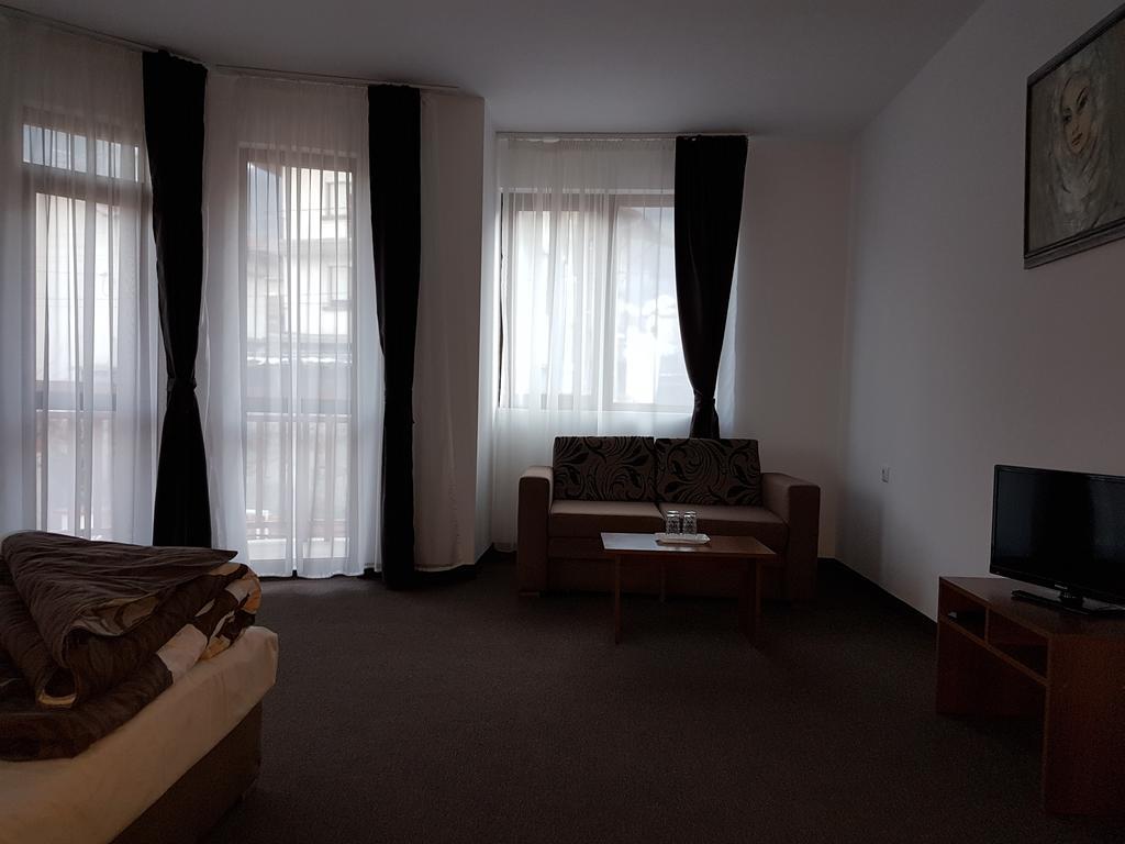 Yuliya Guest House サパレヴァ・バニャ エクステリア 写真