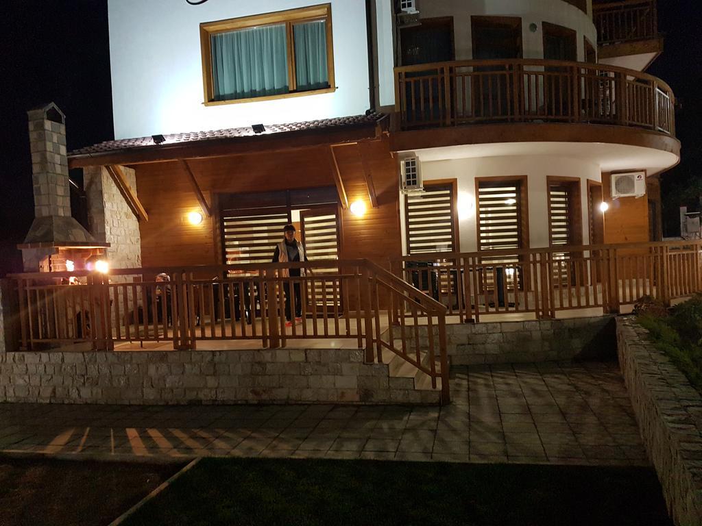 Yuliya Guest House サパレヴァ・バニャ エクステリア 写真
