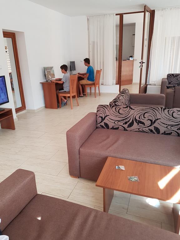 Yuliya Guest House サパレヴァ・バニャ エクステリア 写真