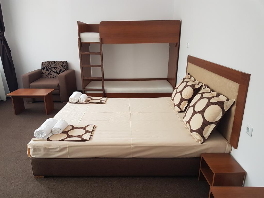Yuliya Guest House サパレヴァ・バニャ エクステリア 写真